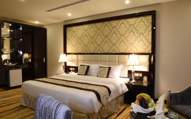 Отель Garden Plaza