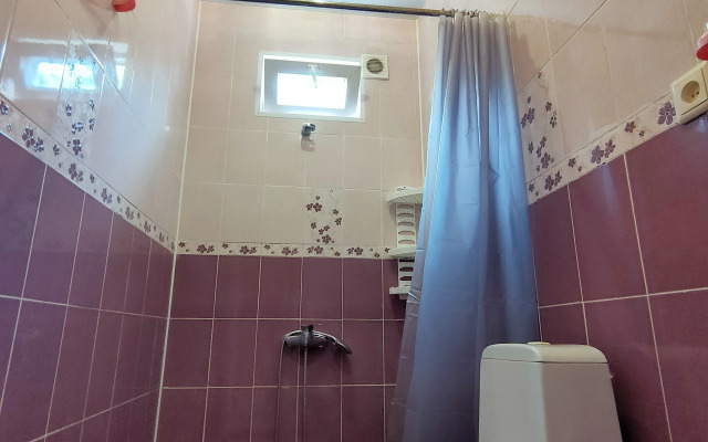 Roksana Guest House