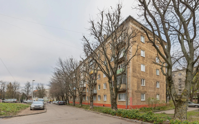 S Vidom Na Kirkhu Svyatogo Semeystva Flat