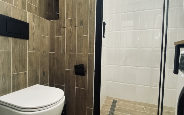 Monro Apartment