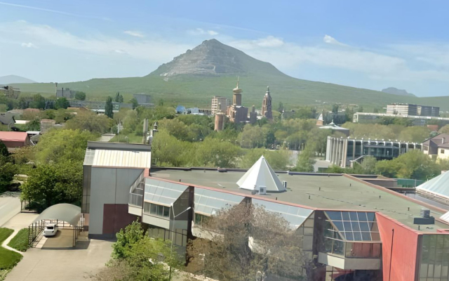 Апартаменты на Бибика 24 с видом на горы