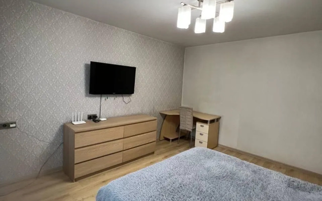 Prostornaya Trekhkomnatnaya V Novostroyke Flat