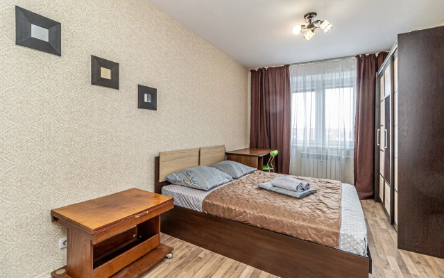 Yevrotryoshka Do 15 Gostey Flat