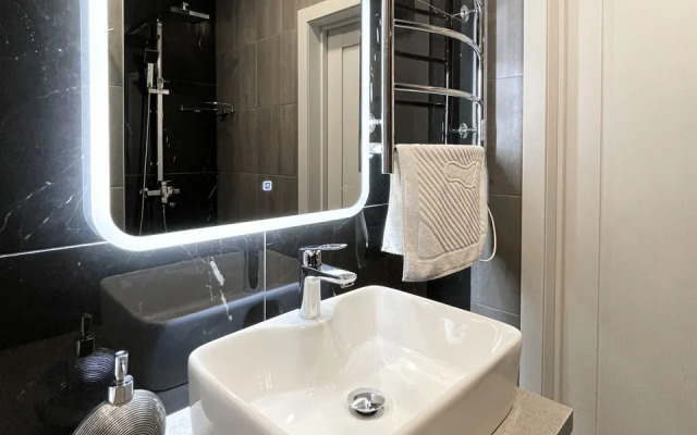 Апартаменты-студия улучшенная с кроватью, двуспальным диваном и балконом, 16 этаж