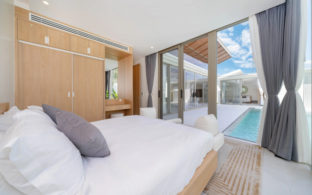 Swimming Pool Villa