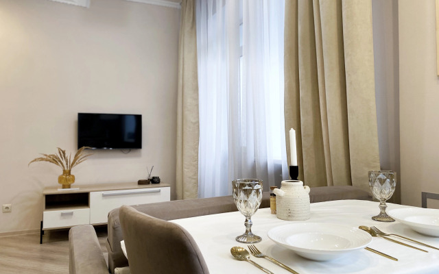 Tolstoy Sovetskaya Apartments