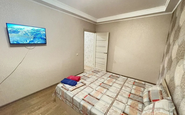 Na Ulitse Bratyev Zhabrovykh 3 Flat