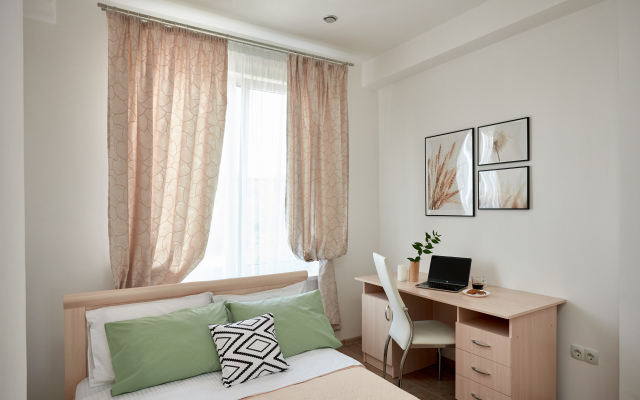 In the center of the Riviera Park Apartments