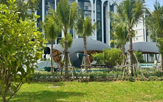 Halo 1 The Title by Chiwa Phuket Apartments