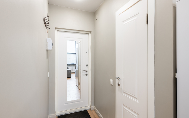 1-Komnatnaya Kvartira 38M² Na 1/3 Etazhe Flat