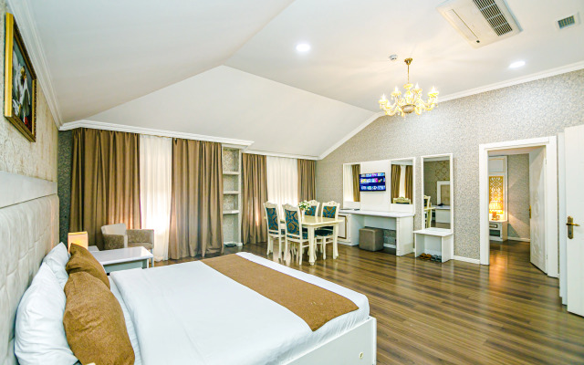 Maris Baku Hotel