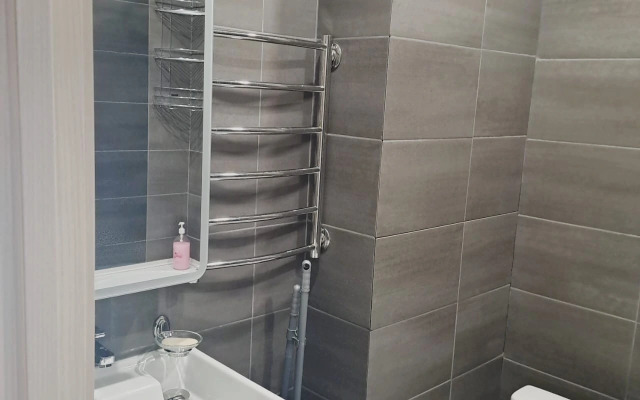 Na Ulitse 65-Letiya Pobedy 1/12 Flat