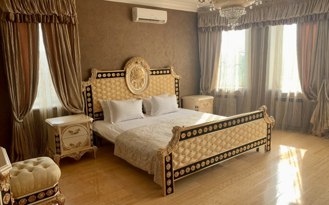 Verhnie Pechory Guest House