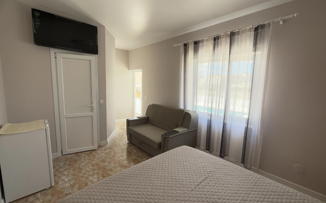 Taraktash Guest house