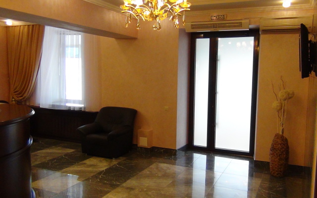Neftyanik Hotel