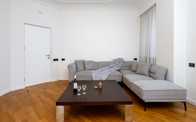 3-K Kvartira na Prospekte Sayat-Novy Flat