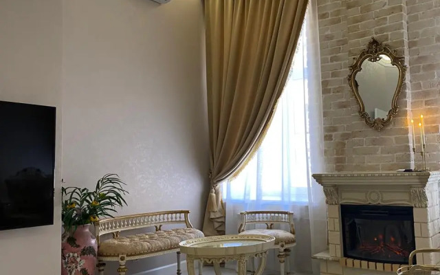 Velikolepnaya v tsentre Sankt-Peterburga Flat