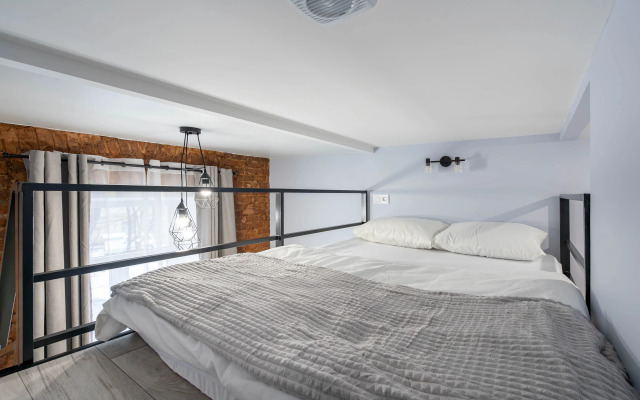 Квартира Светлая студия в центре Петербурга