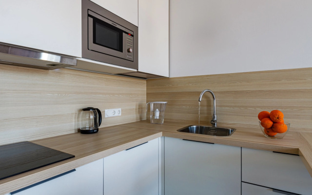 Ye's (k) 5140 Apartments