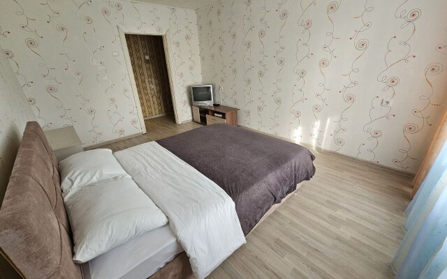 Prostornaya ryadom s akvaparkom Flat