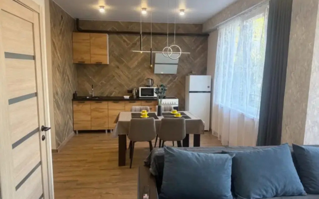 Evrodvushka V Novom ZHK Flat