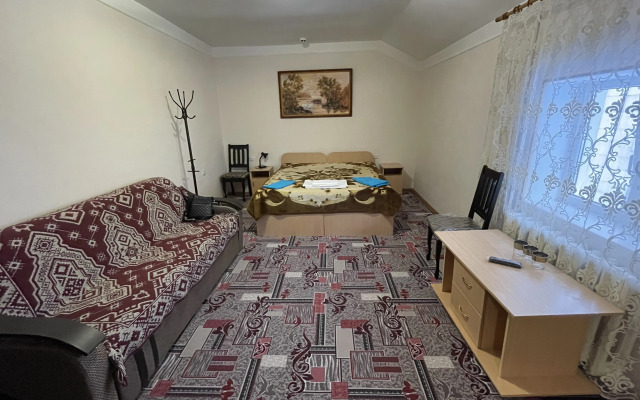 Adamas Hotel