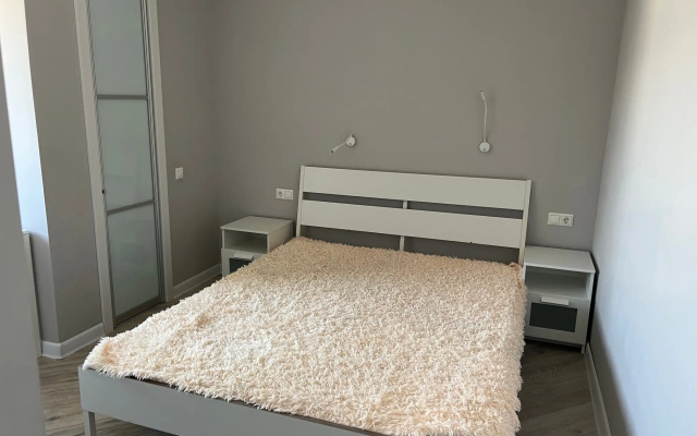 Квартира Уютная Трехкомнатная с Изолированными Спальнями в Центре Сочи