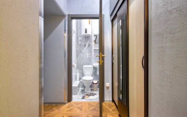 MyhomeYourhome Na Bolshom Kazachyem Pereulke Apartments