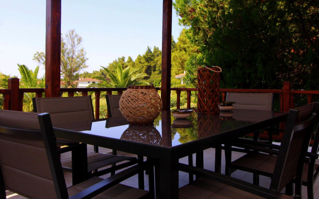 Lorenia Sea Side Elani Villa