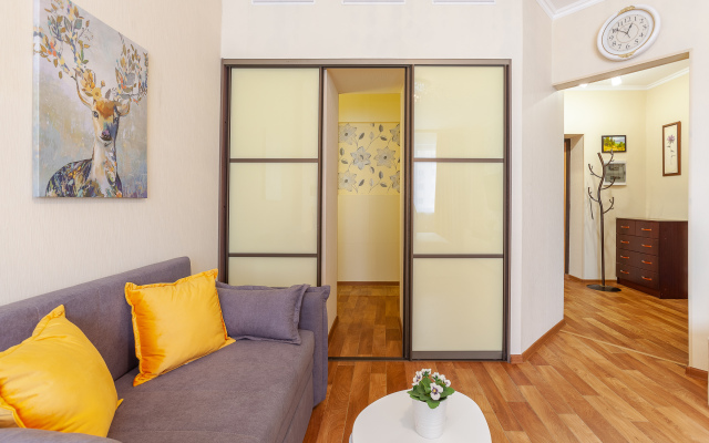 Апартаменты  RentPlaza на Улице Революционной-Центр