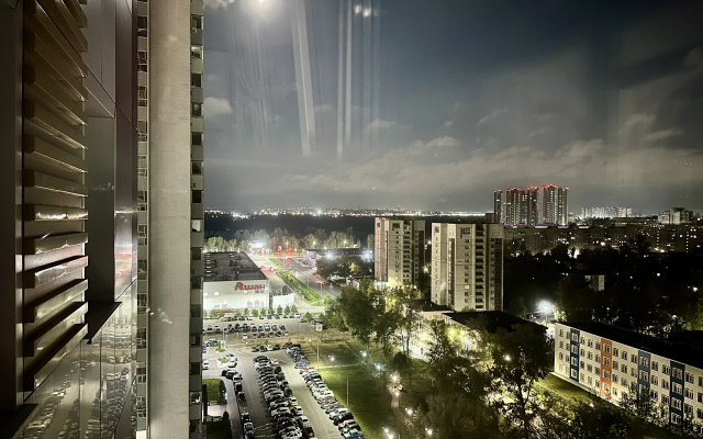 Kvartira Enigma Apartments v ZK Akvamarin radom s nabereznoj i TRC Akvamoll