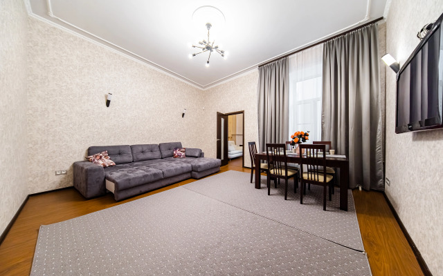 V Samom Tsentre Sankt Peterburga Flat