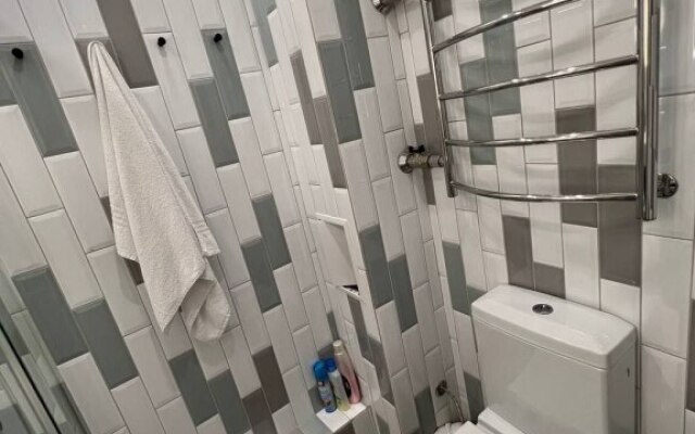 Flat Aquamarine u metro Okruzhnaya