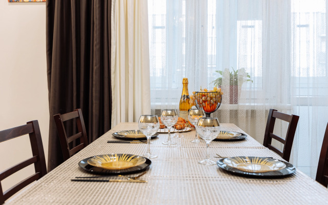 Flat Prostornaya Kvartira V Tsentre
