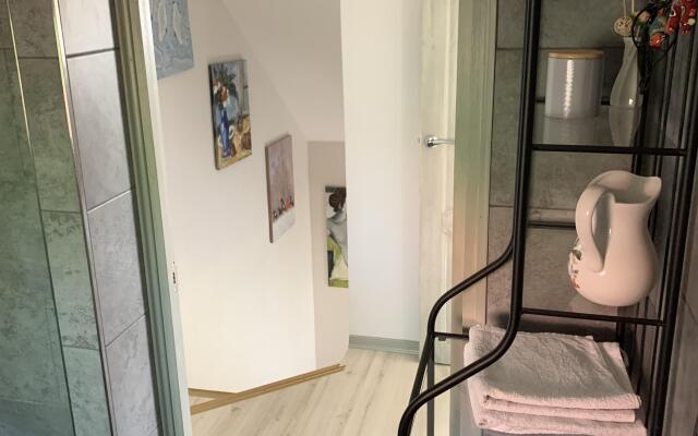 Art Garage Guest House