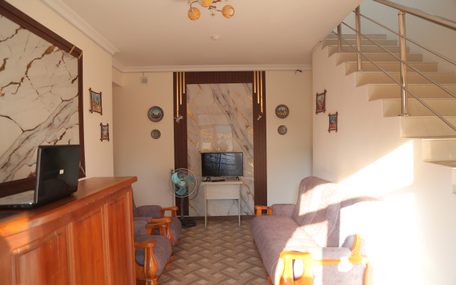 Ideal Best Tour Hotel