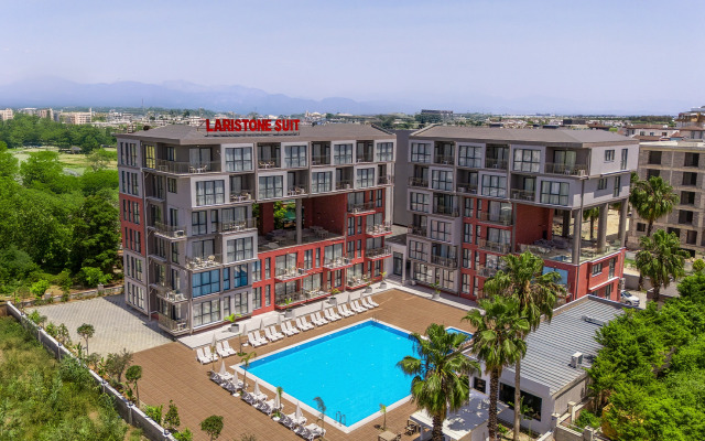 Laristone Suite Spa Hotel