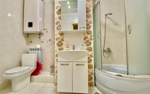 Luxury Apartment with Balcony on the Yalta Embankment