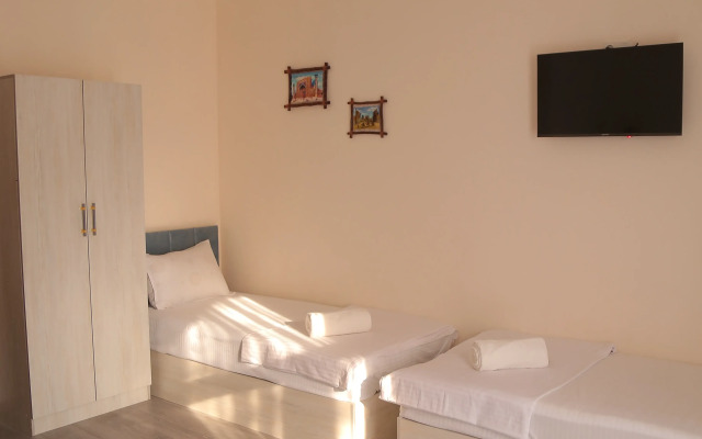 Ideal Best Tour Hotel