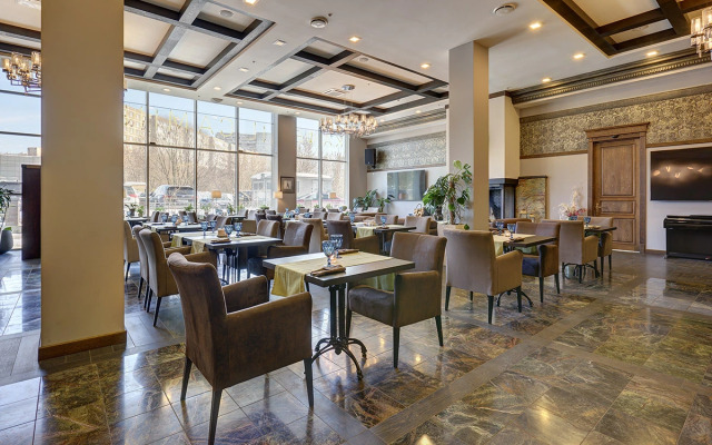 Astro Plaza Hotel