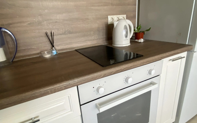 Na Ulitse Uchitelskoy 9 Flat