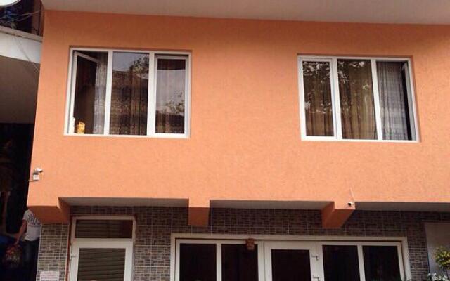 Azaliya Guest House