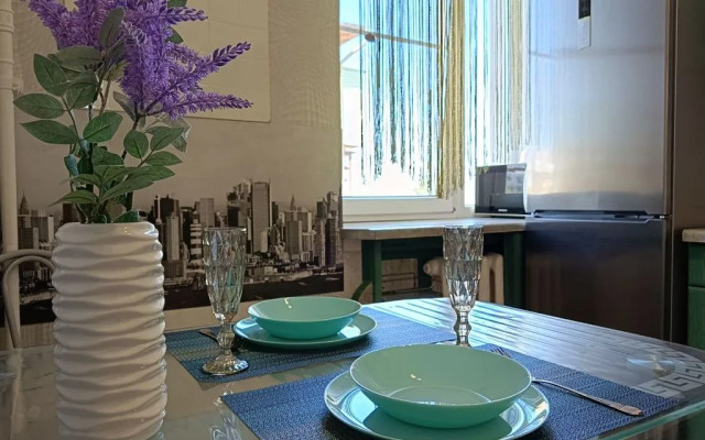 Dvushka Ryadom S Tts Yarmarka I Vokzalom Flat