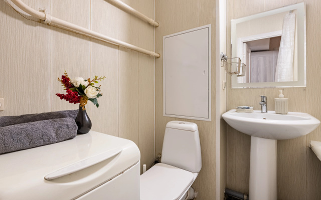 Уютные улучшенные апартаменты Natali на Варшавском шоссе 142/2