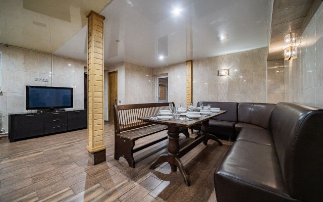 Teply Kottedzh Ryadom S Aeroportom Private house