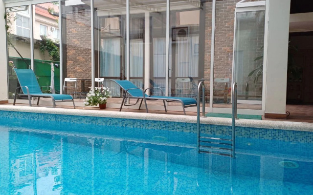 Alzas Guest House