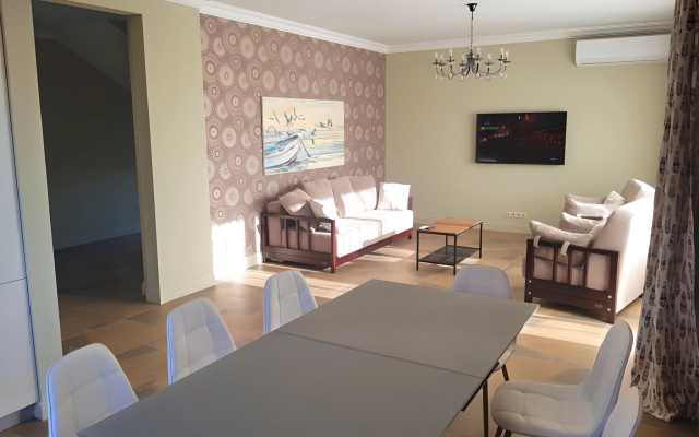 Na Tsentralnoy 37 Villa