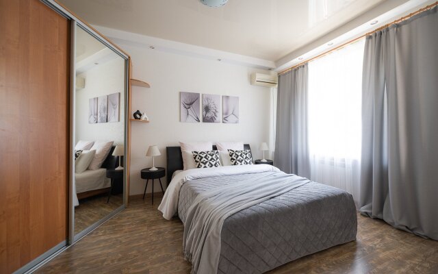 Apartamentyi Pyat' Zvezd Na Ploschadi Revolyutsii