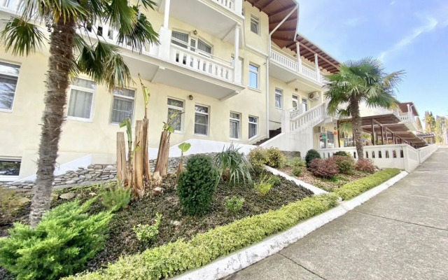 Stilnye Dendrary Apart V Komplekse S Basseynom Apartments