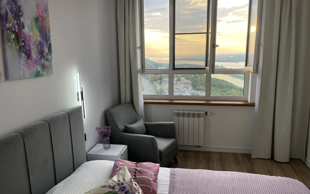 S prekrasnym vidom na Volgu Flat